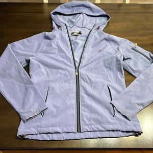 Women’s size small new balance spring jacket.  In great condition.